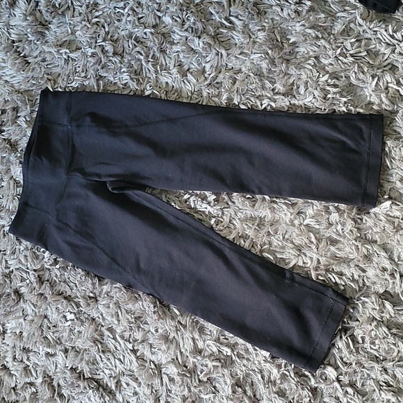 LULULEMON Split Leg Cropped Capri Pants - Picture 4 of 9